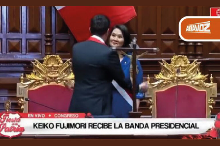Keiko asume el poder en Perú-280726-02