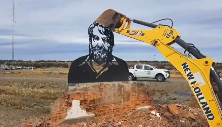 Milei ordena demoler monumento